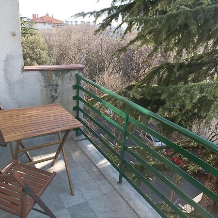 Apartman Pecine غييكا المظهر الخارجي الصورة