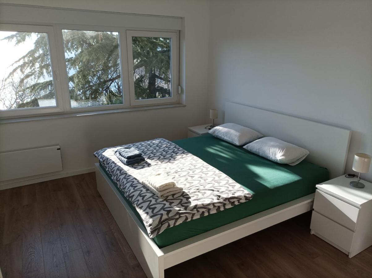 Apartman Pecine غييكا المظهر الخارجي الصورة