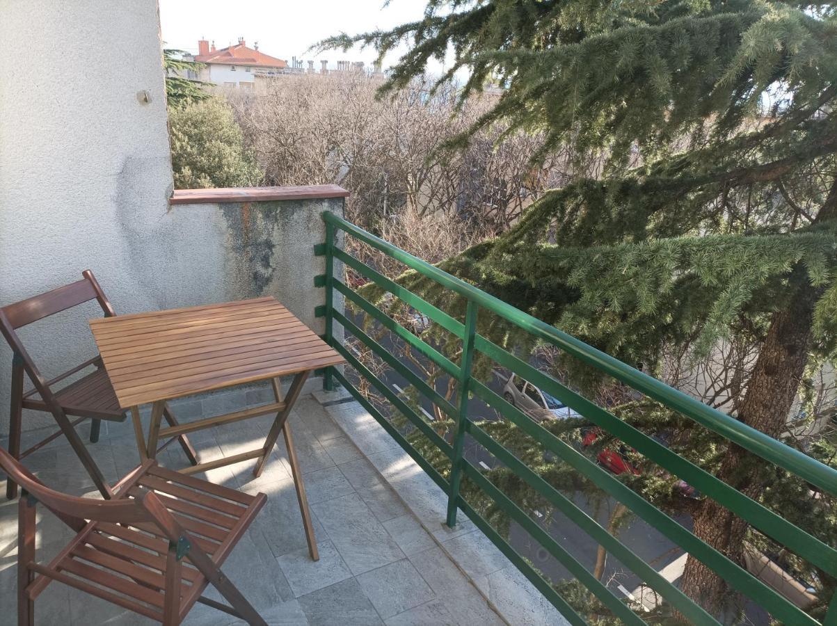 Apartman Pecine غييكا المظهر الخارجي الصورة